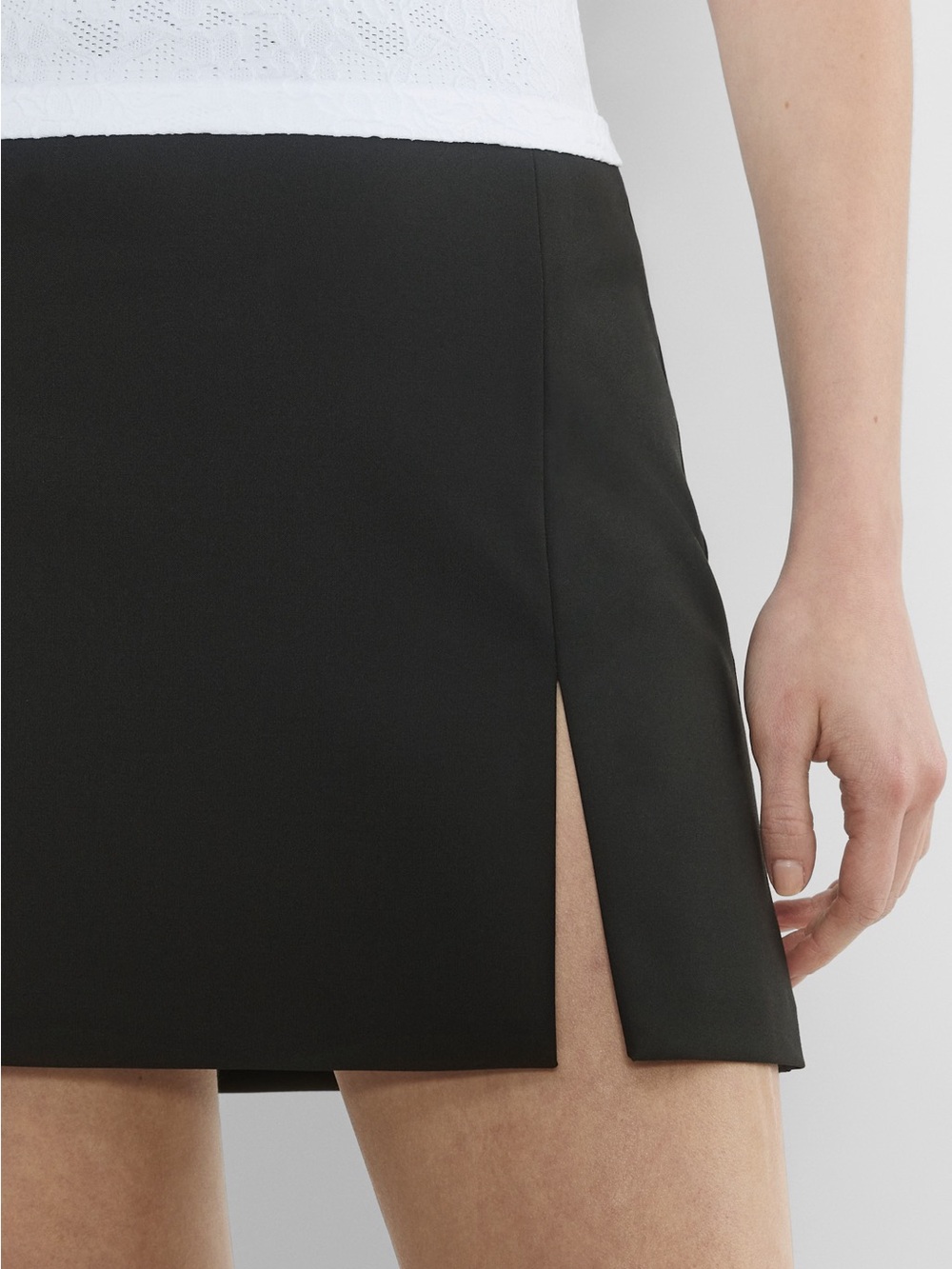 Aritzia Sunday Best Tatiana Skirt
